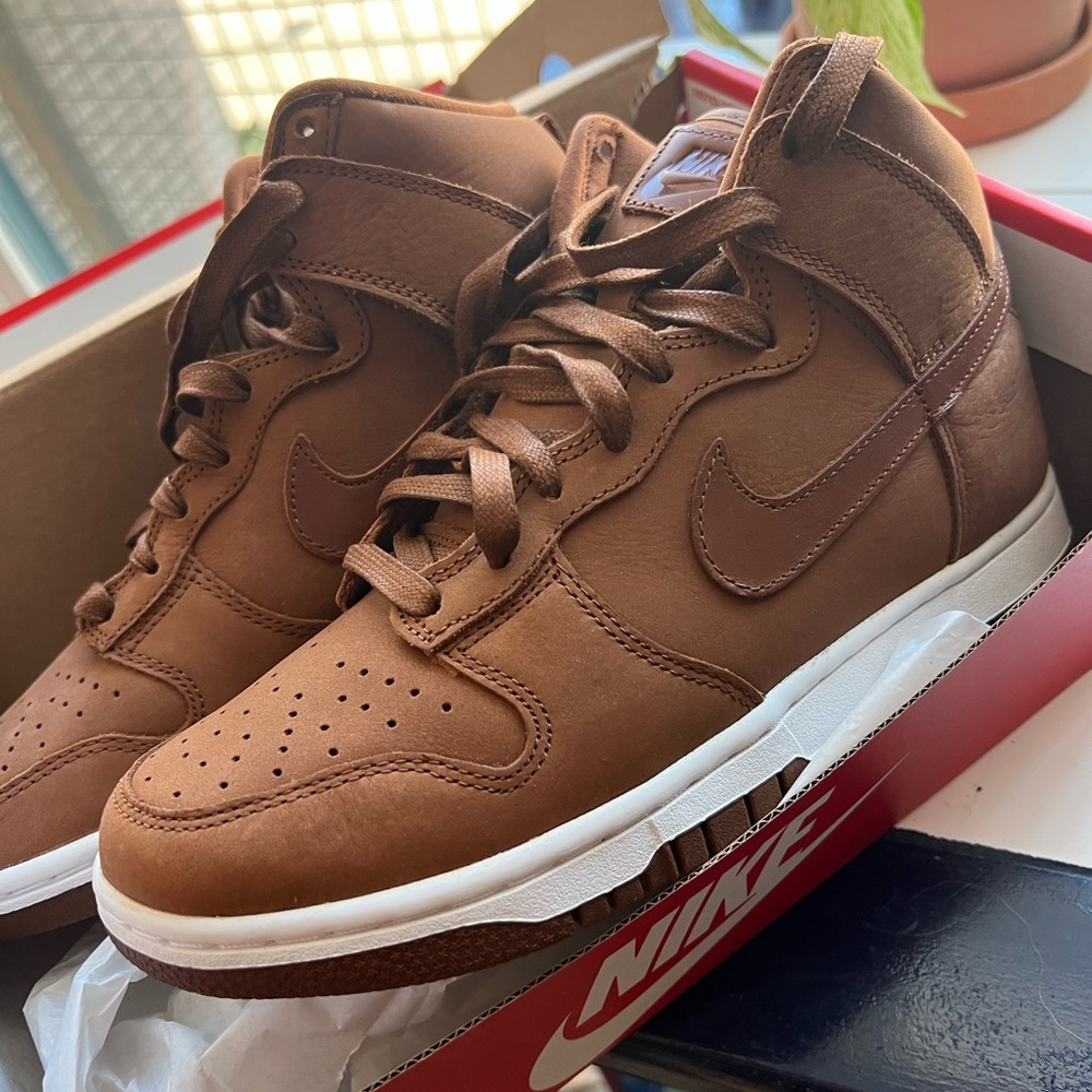 Nike Dunk High Pecan color women’s 7.5